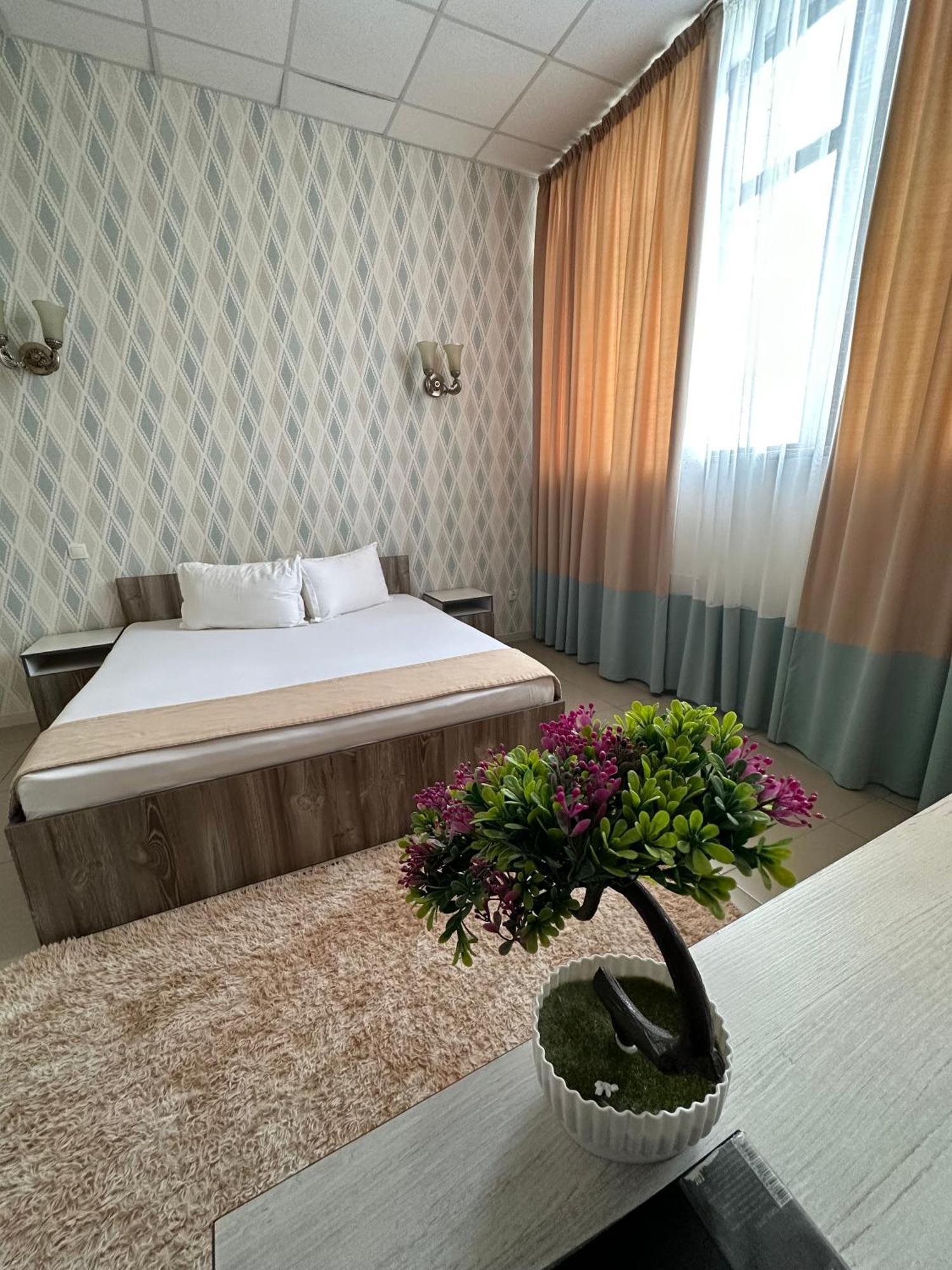 Tarlan Hotel Aktau  Kültér fotó